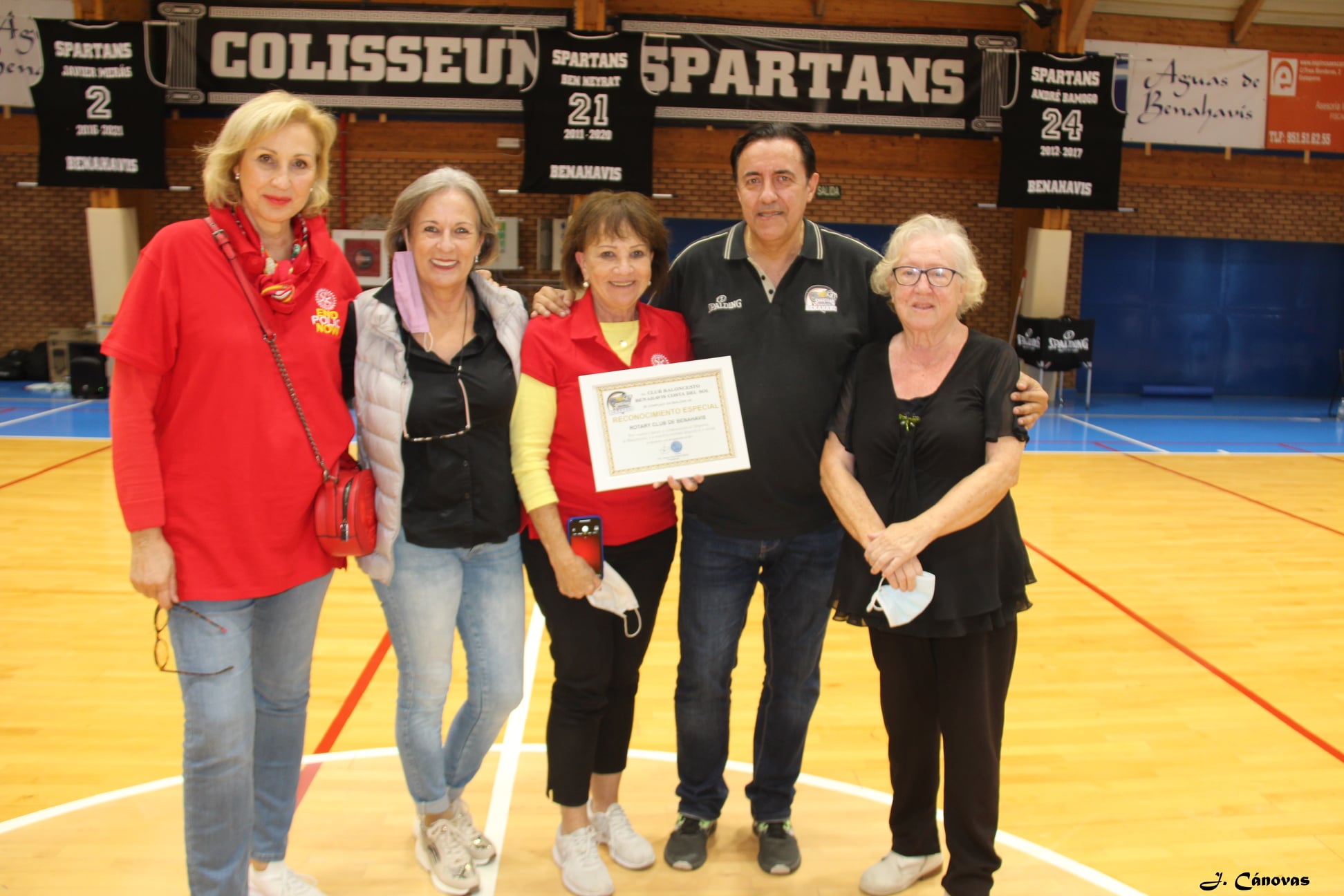 Campaña del Rotary Club de Benahavis Costa del Sol contra la polio durante el partido de la jornada