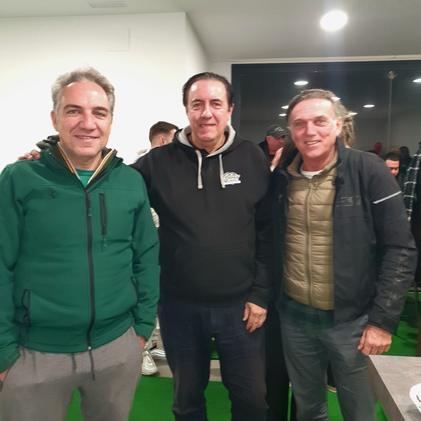 El encuentro de la jornada 18ª pudo contar con la presencia de dos importantes autoridades: El Alcalde de Benahavis, D. José Antonio Mena Castilla, acompañado de D. Elias Bendodo Benasayag, Miembro del Congreso de los Diputados de España.

Ambos disfrutaron de un gran encuentro de Baloncesto que fue competido, además del buen ambiente y espectáculos que ofrece nuestro Club Baloncesto Benahavis Costa del Sol en cada partido com local en el Colisseum Spartans.

¡¡ GRACIAS por venir !! Esta es vuestra casa. !!

@mena_castilla 
@eliasbendodo